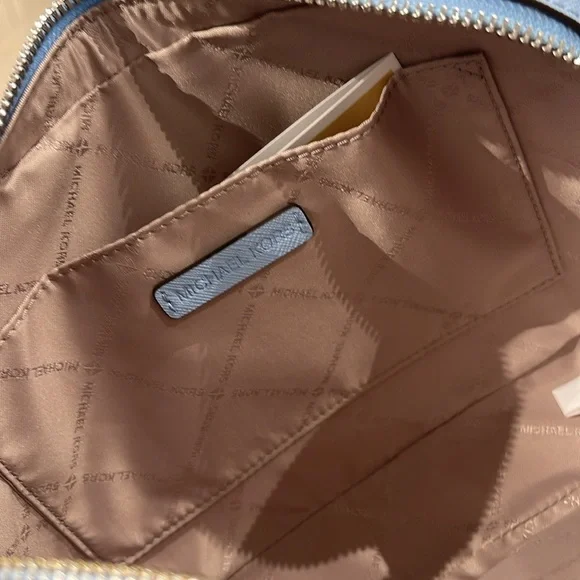 MICHAEL KORS Jet Set Large Saffiano Leather Crossbody Bag
LIGHT SKY
NWT - Picture 12 of 16